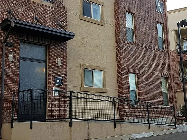 301 Inverness Way S — Photo 28