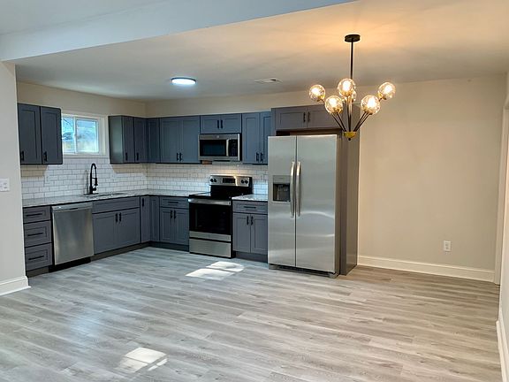 5th image of 2142 Wells Dr SE