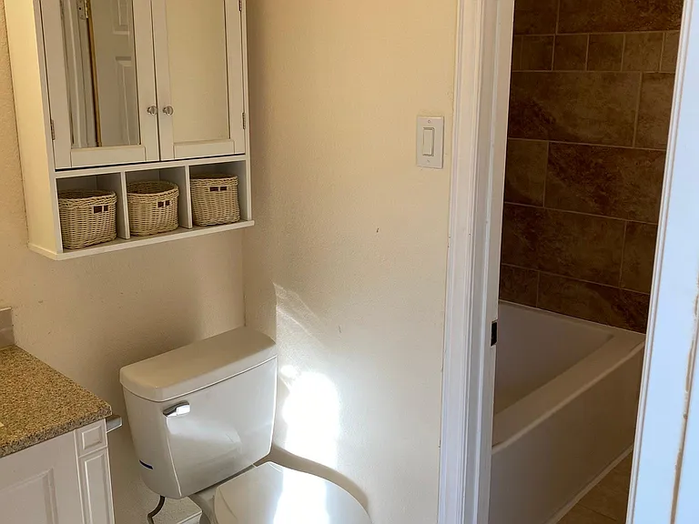 2421 Lakeview Cir — Photo 27