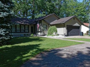 3184 Lansing Rd, Roscommon, MI 48653