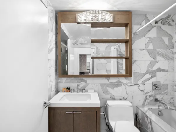 225 Rector Place image 8 of 27