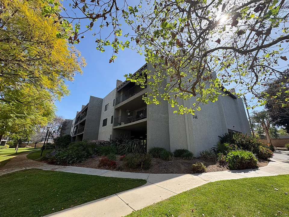246 E Fern Ave #103