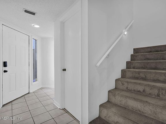 3rd image of 10024 S ROMAINE Circle