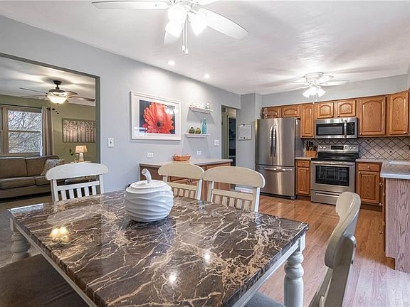 5th image of 744 Burnside Dr