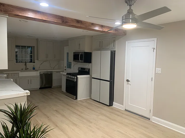 1433 Pickwick Ln — Photo 24