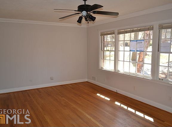 3rd image of 3703 Marlborough Dr