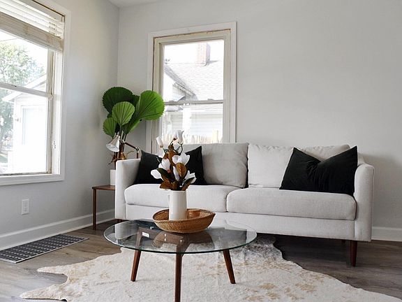 3rd image of 1516 Thomas Ave