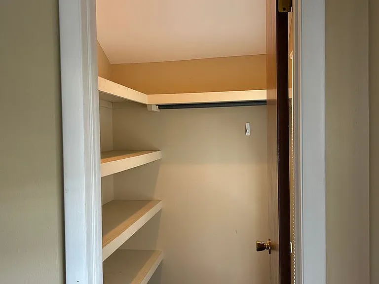 35 Lawrence St — Photo 4