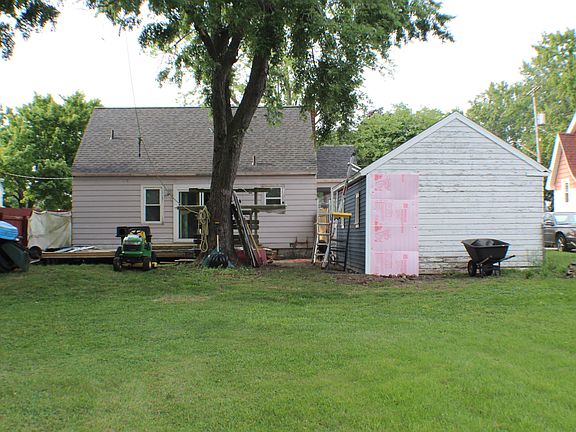 4th image of 117 Lemyra St SE