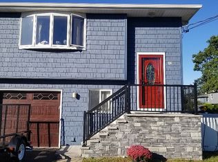 12 16th St, Bayville, NY