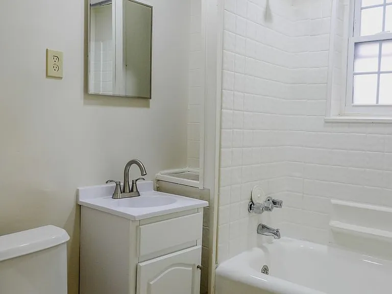 775 E. Broad St — Photo 41