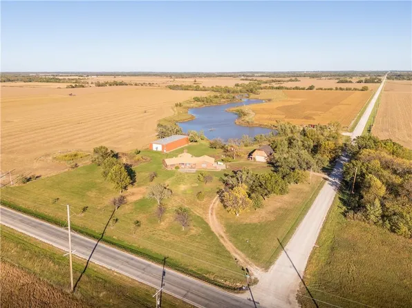 805 Shetland Rd, Burlington, KS 66839