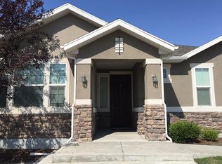 907 W Berkeley Dr, North Salt Lake, UT 84054