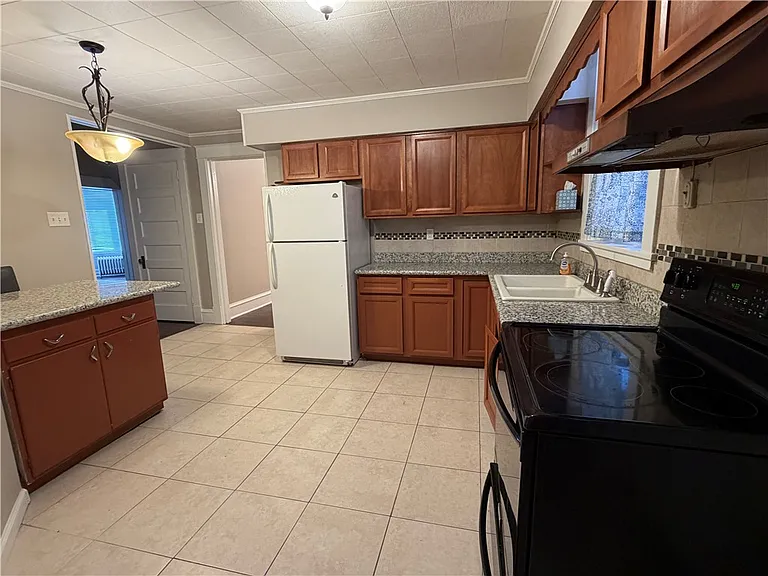 423 Sharon Rd #1 — Photo 6