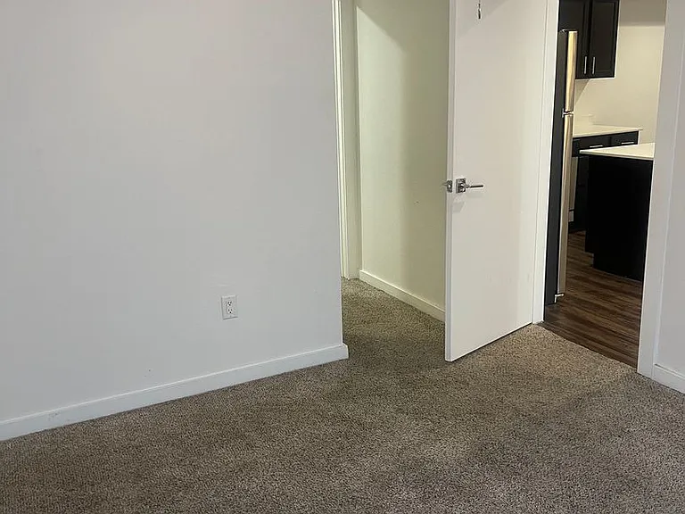 2106 Bennett Ave — Photo 20