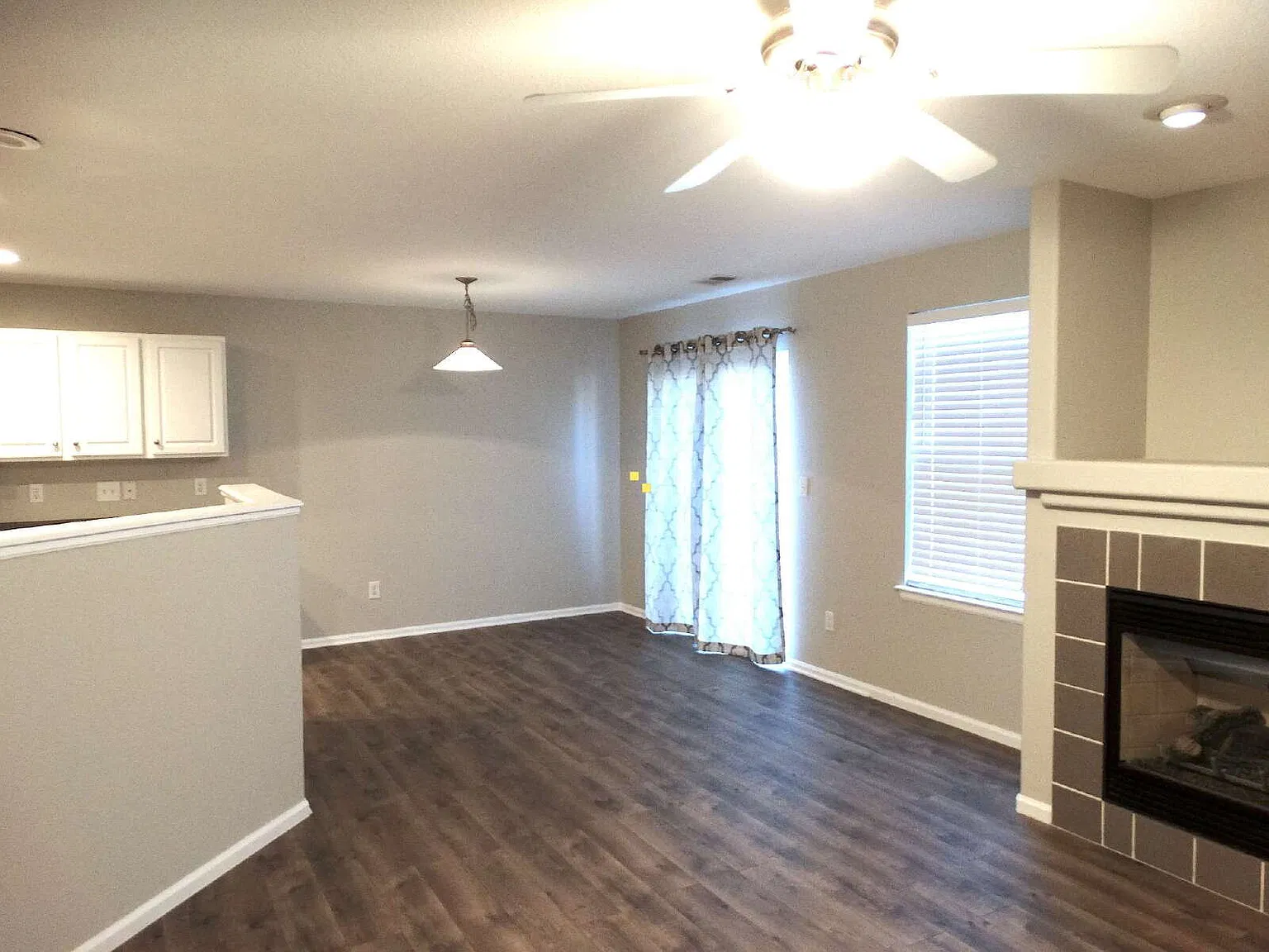 3 bed, 2.0 bath, 1400 sqft, $2,550 — Photo 1