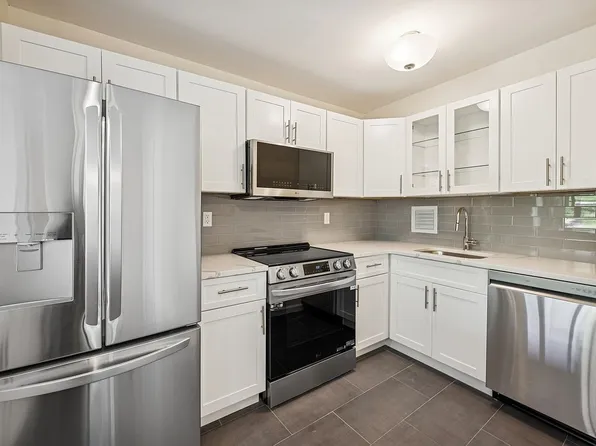 10-11 162nd St #4A, Queens, NY 11357