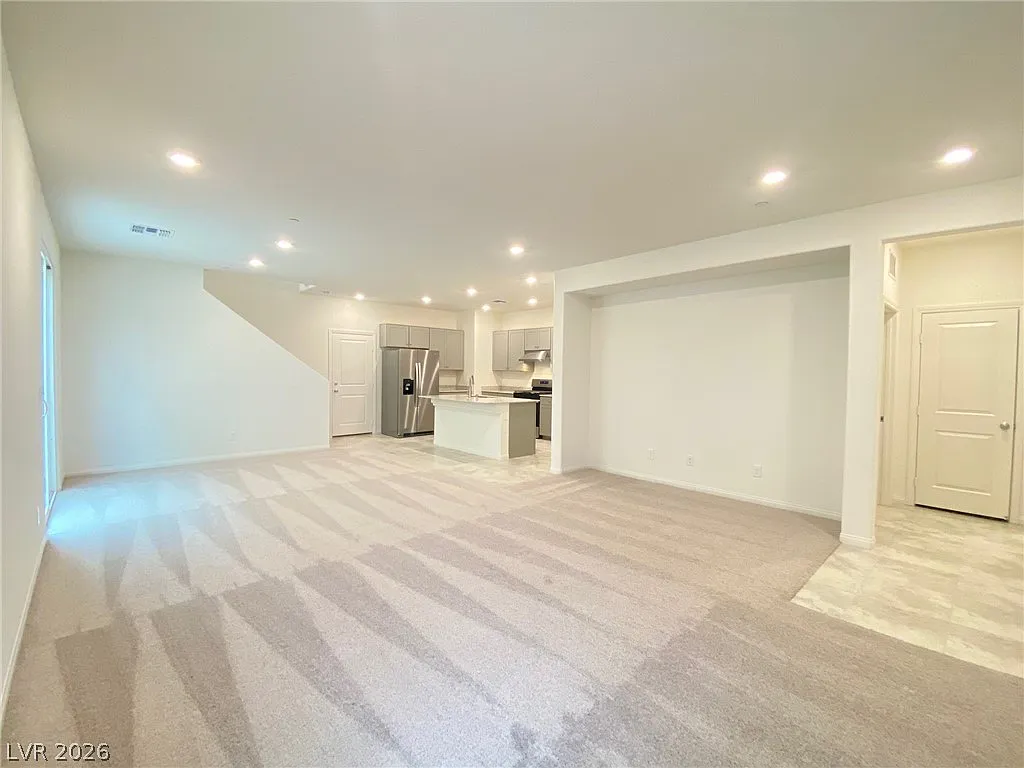 3 bed, 2.5 bath, 1830 sqft, $2,150 — Photo 3