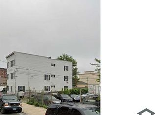 48 Townsend St, Pt Chester, NY 10573