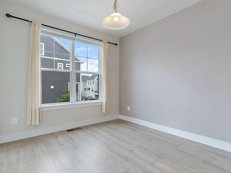 1460 Meadowlark Glen Rd — Photo 23