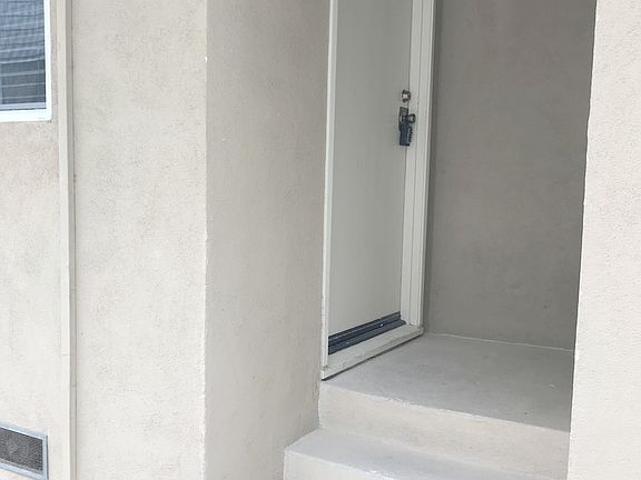 3rd image of 1126 Cypress Ave APT 4