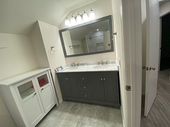 Master Bathroom with double Vanity