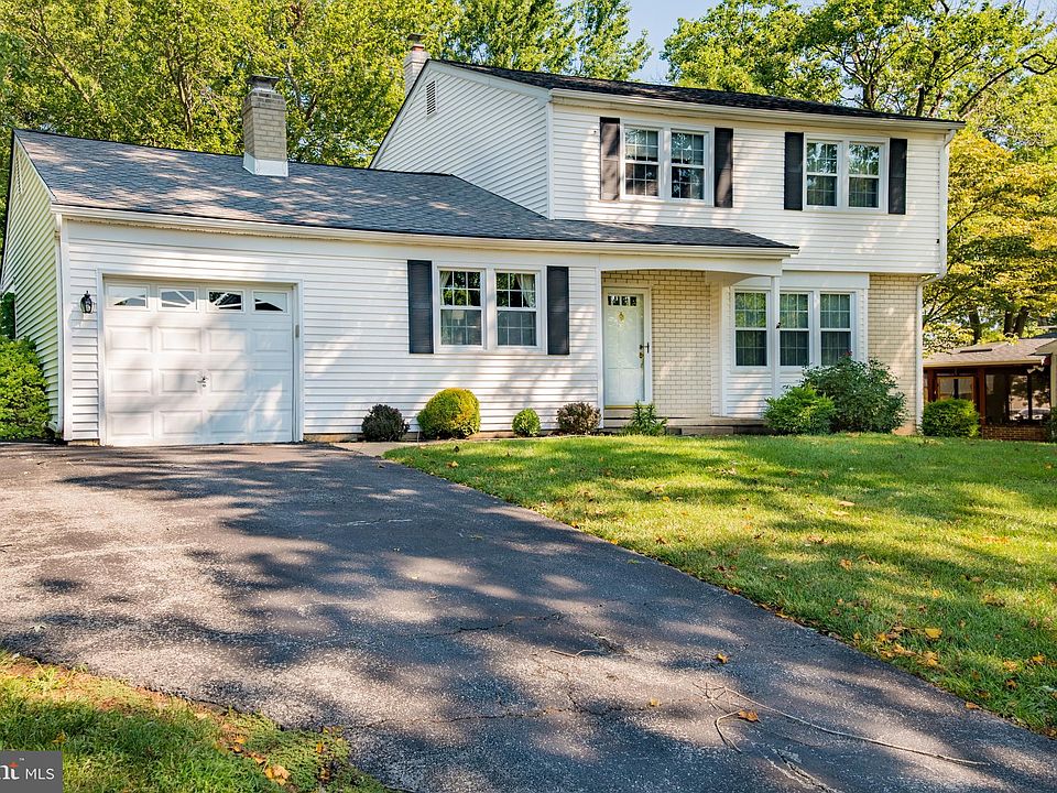 1st image of 2215 Lancashire Dr