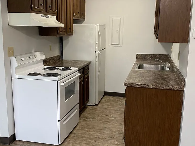 1715 Edgewood Dr NW — Photo 5