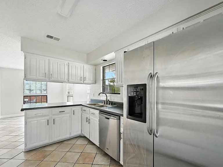 4520 Eldorado Dr — Photo 2