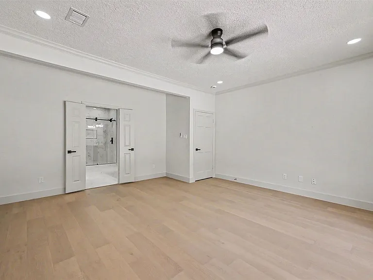 507 Commodore Way — Photo 22