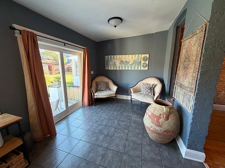 1214 Neal St NE — Photo 5