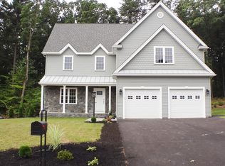 699 Salisbury St, Worcester, MA 01609