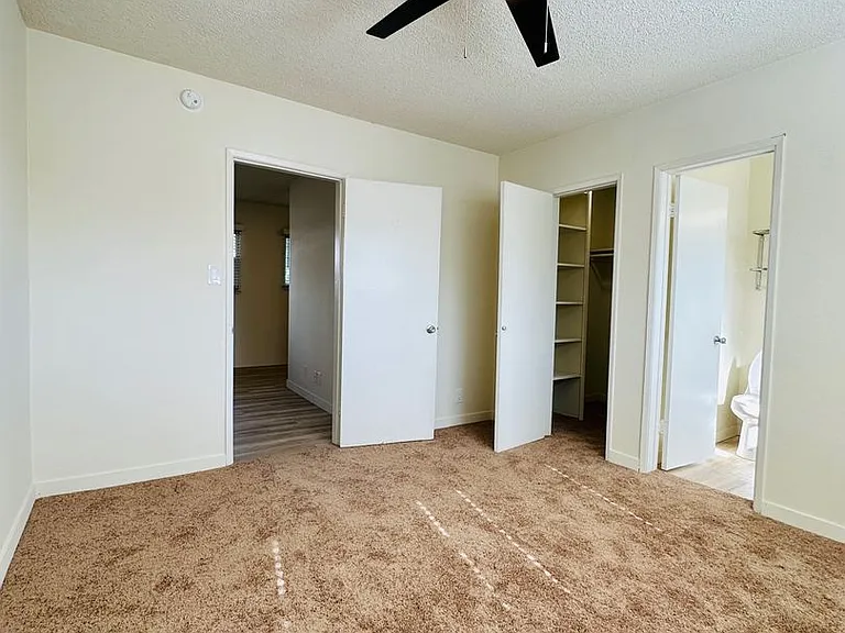 10300 National Blvd — Photo 22