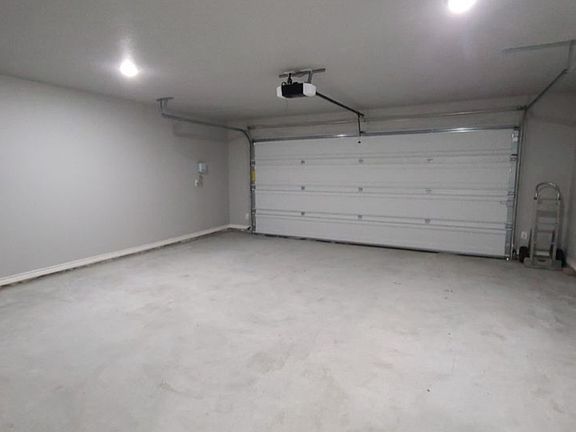 4th image of 1424 Dryden Ave