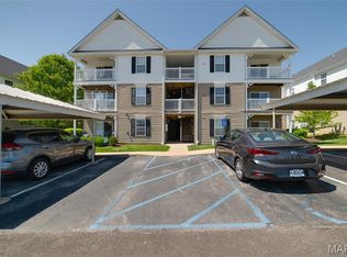 4101 Spring River Dr #1B, O'Fallon, MO 63368