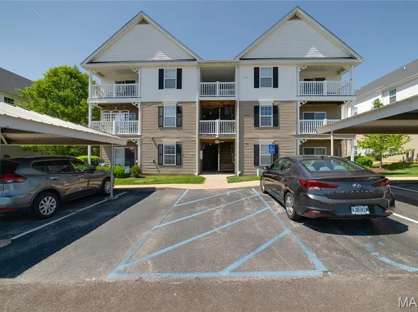 4101 Spring River Dr #1B, O'Fallon, MO 63368