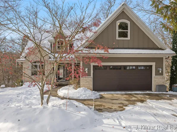 4857 Division Ave N, Comstock Park, MI 49321