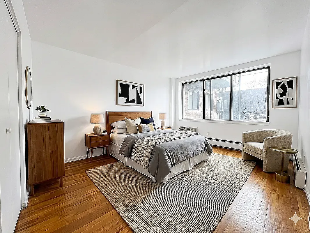 1425 York Avenue — Photo 3