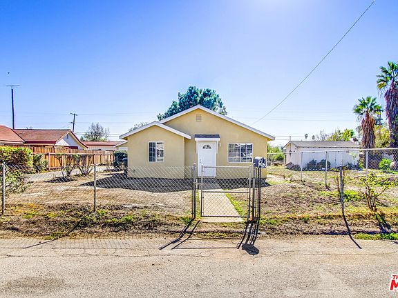 3rd image of 25561 Jane St