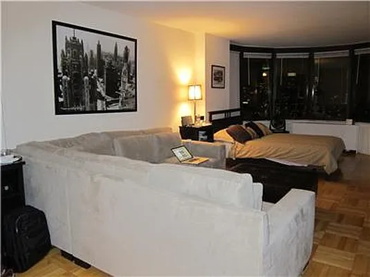 Rented by R New York | media 36