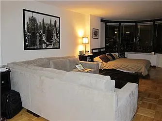 Rented by R New York