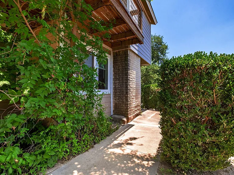 3904 Hudson Bend Rd #A — Photo 22