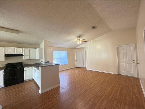 4th image of 15743 Ridgegate Rd