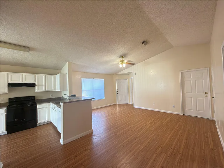 15743 Ridgegate Rd — Photo 4