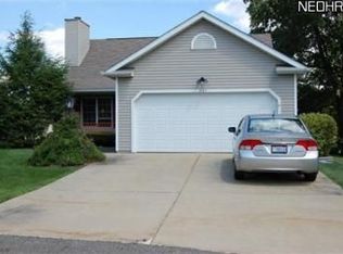 3157 Wolf Run Dr, Ravenna, OH 44266