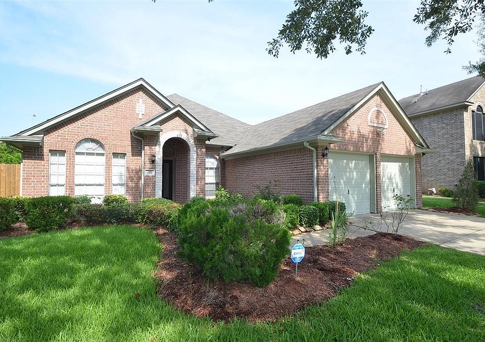 1st image of 518 Jays Ln