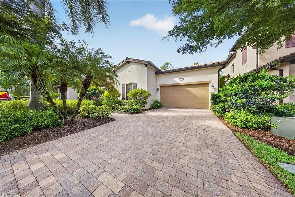 3 bed, 2.5 bath, 1562 sqft, $10,500 — Photo 3