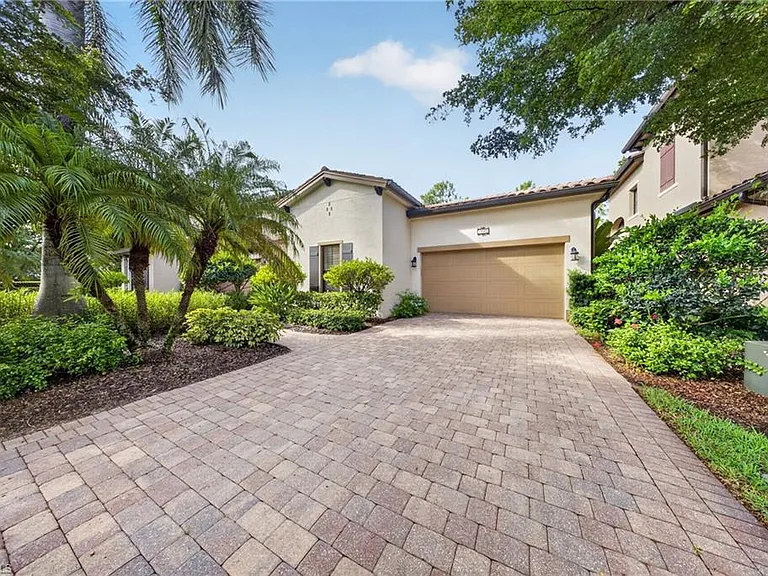 7890 Allende Ln — Photo 3