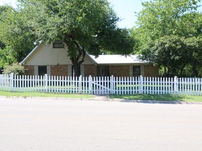 700 N Stewart St, Azle, TX, 76020