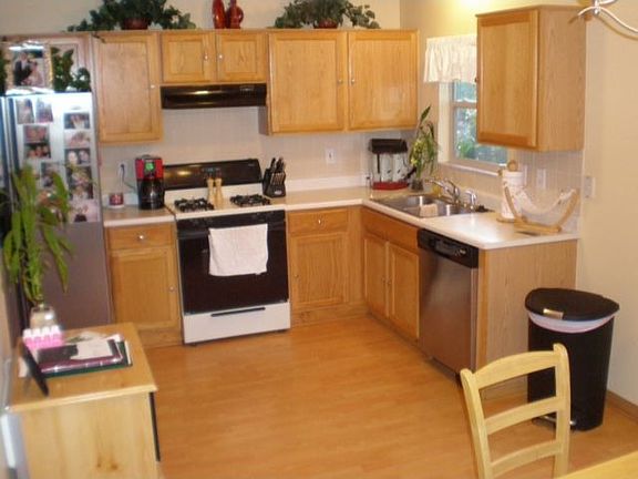 4th image of 5928 Thorngate Dr